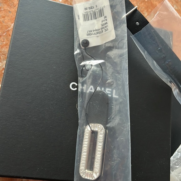 Authentic Chanel belt brand new with tags size 80 too small. Buckle warm twice.. - Picture 7 of 10